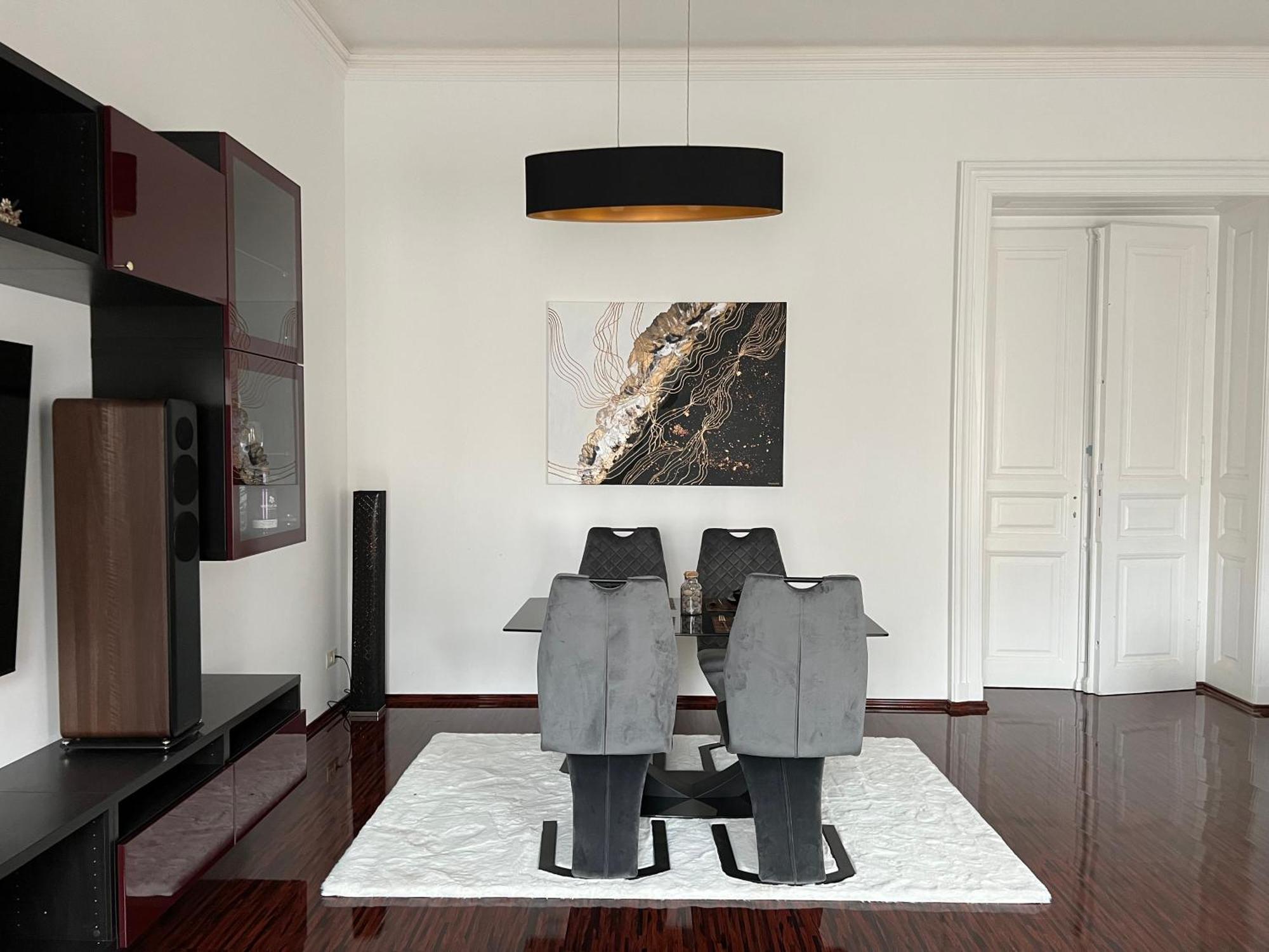 Apartment Heart Of *